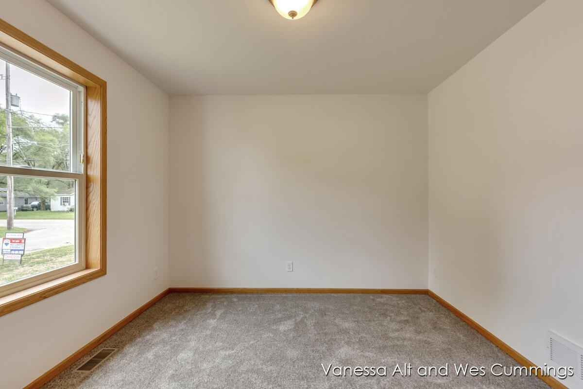 902 North York Street Belding, MI 48809 - Photo 27 of 38 IMG_1026