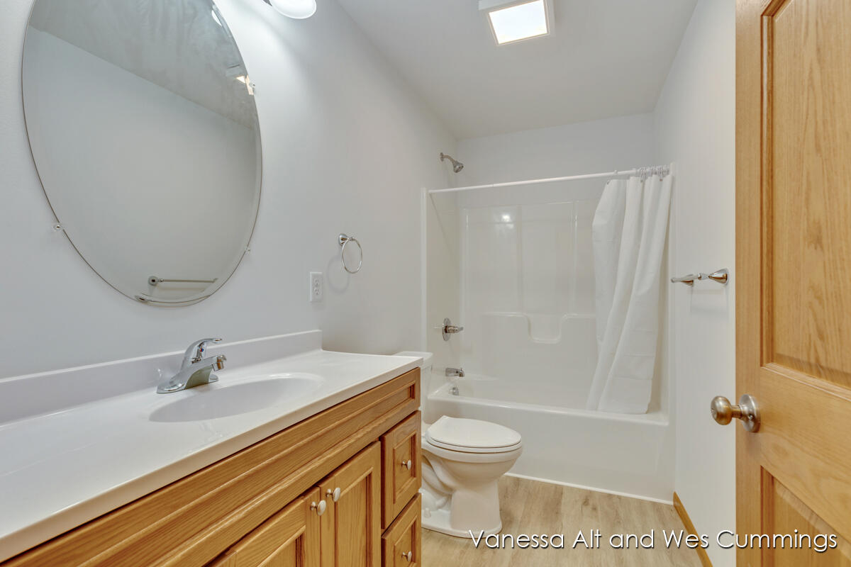 902 North York Street Belding, MI 48809 - Photo 28 of 38 IMG_1027