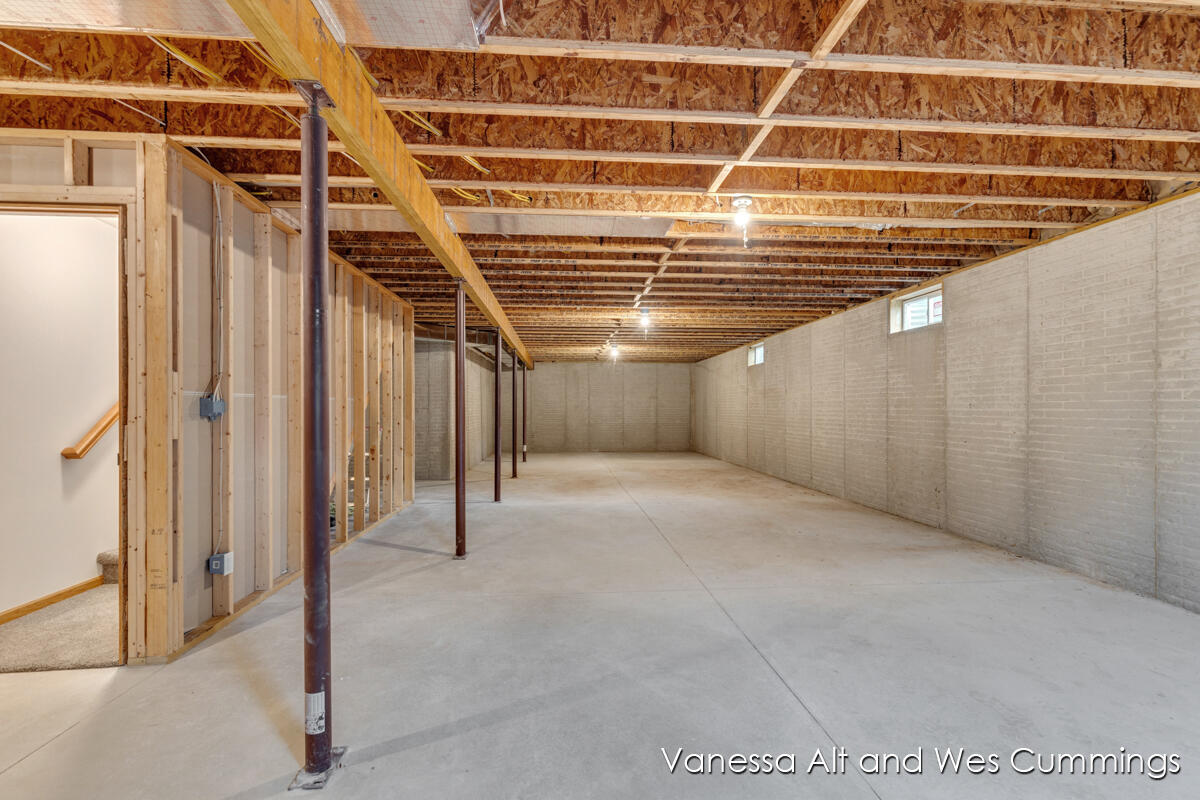 902 North York Street Belding, MI 48809 - Photo 29 of 38 IMG_1028