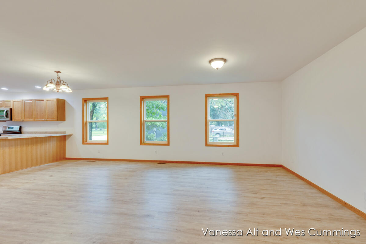 902 North York Street Belding, MI 48809 - Photo 8 of 38 IMG_1007