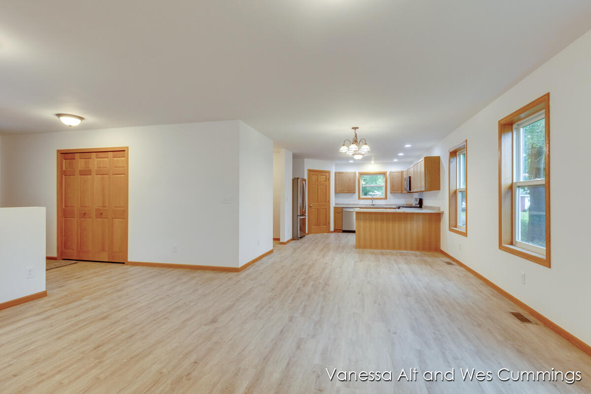 902 North York Street Belding, MI 48809 - Photo 9 of 38 IMG_1008