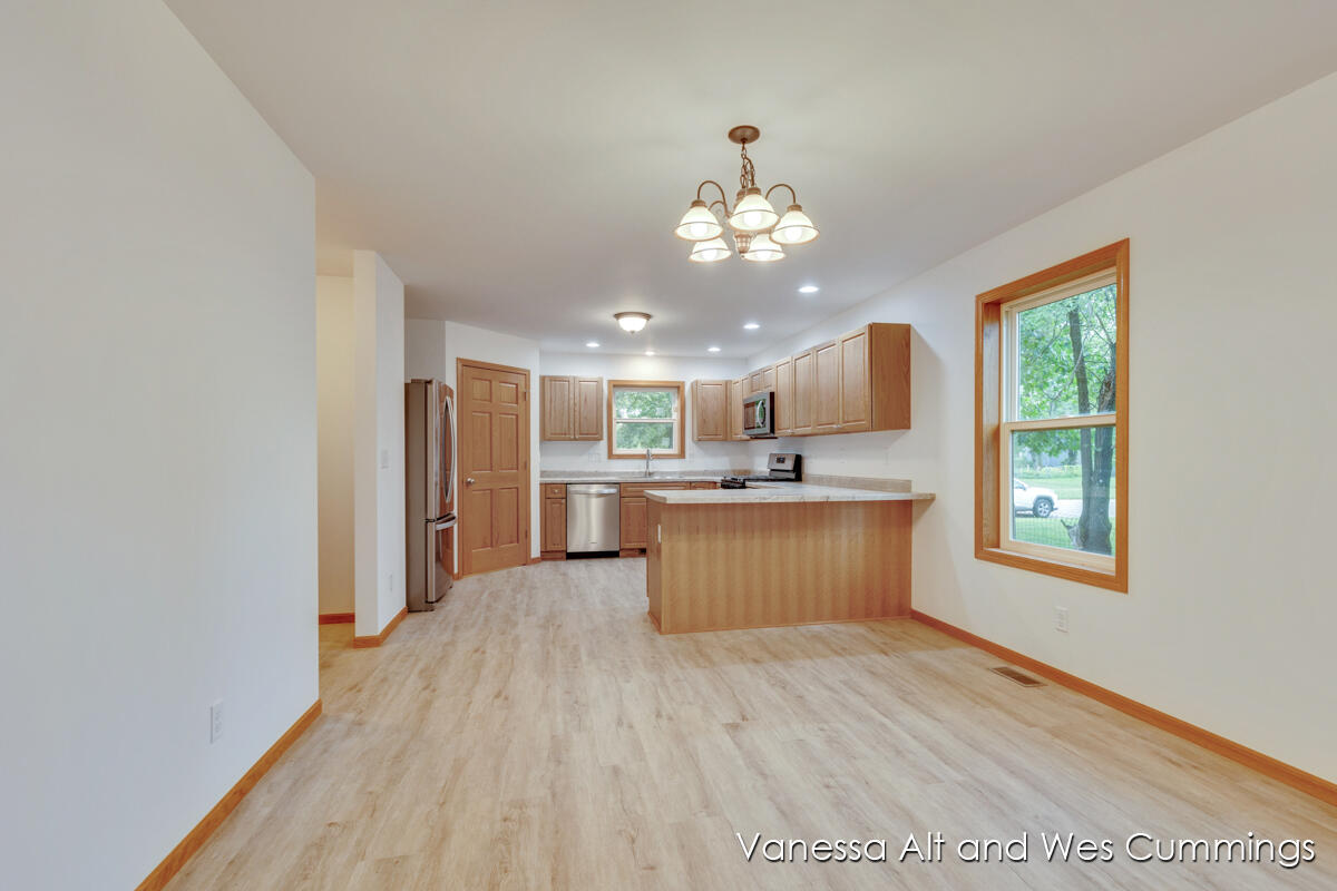 902 North York Street Belding, MI 48809 - Photo 10 of 38 IMG_1009