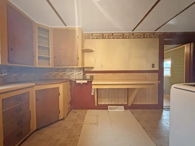 $120,000 | 11 West Street, Houlton, ME 04730