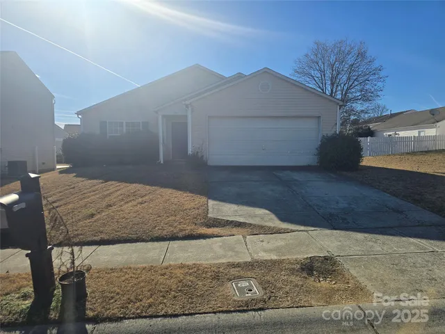 $325,000 | 11055 Thousand Oaks Drive, Huntersville, NC 28078