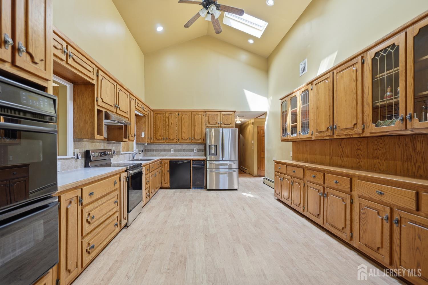 109 Fresh Ponds Road Monroe Township, NJ 08831 - Photo 6 of 41