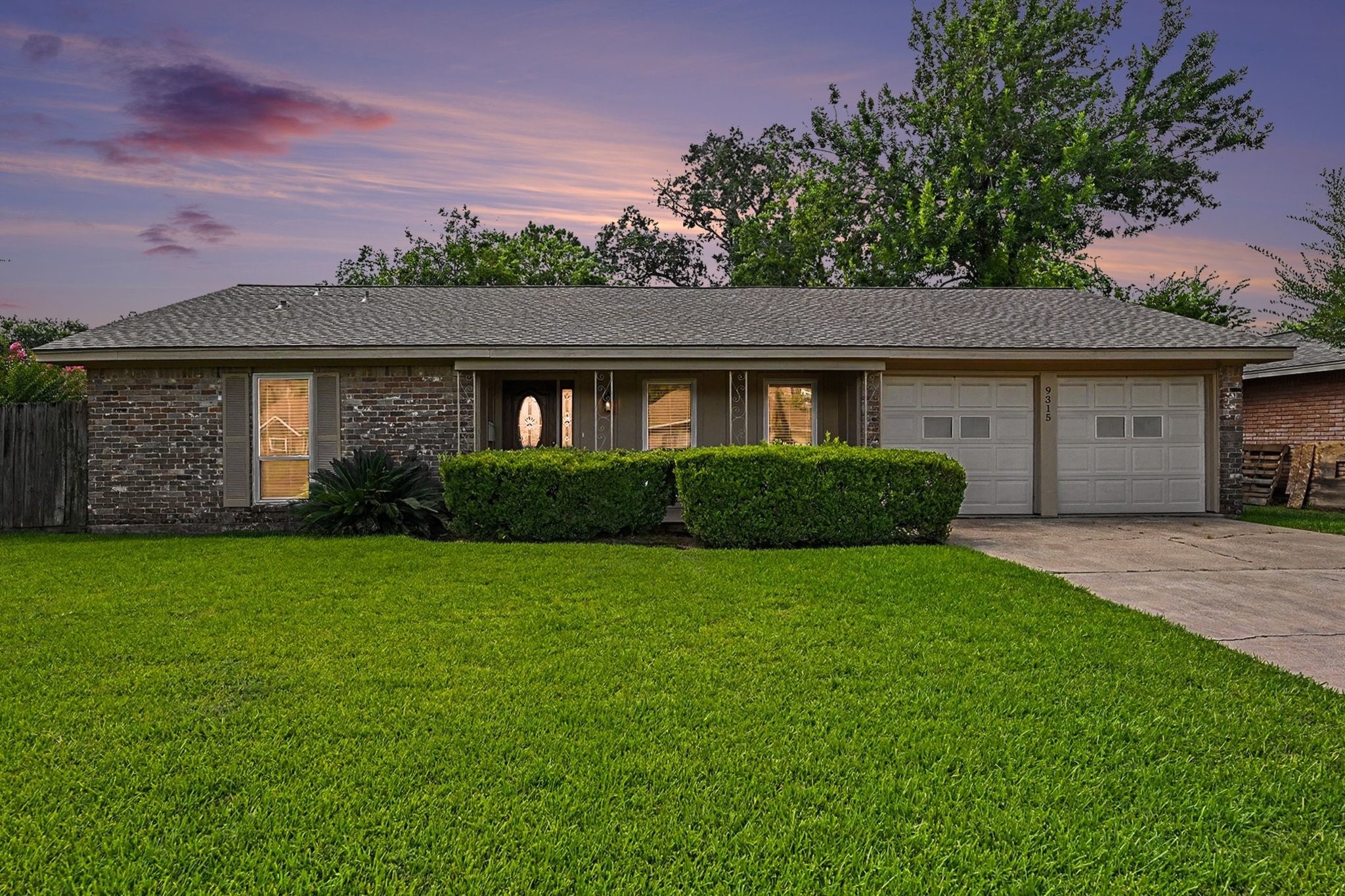 9315 Val Verde Street Houston, TX 77063 - Photo 27 of 27 Do not miss!