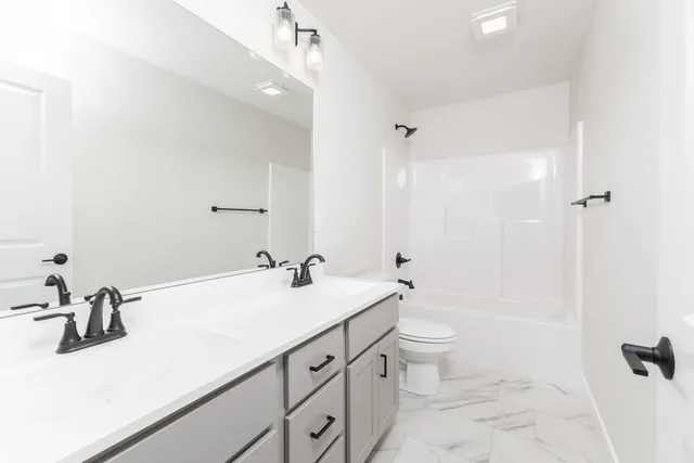 $524,900 | 5214 Belvedere Drive, Bloomington, IL 61705