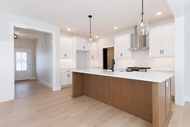 $524,900 | 5214 Belvedere Drive, Bloomington, IL 61705