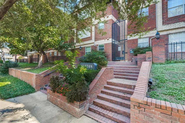 $1,500 | 3100 Cole Avenue, Unit 120, Dallas, TX 75204