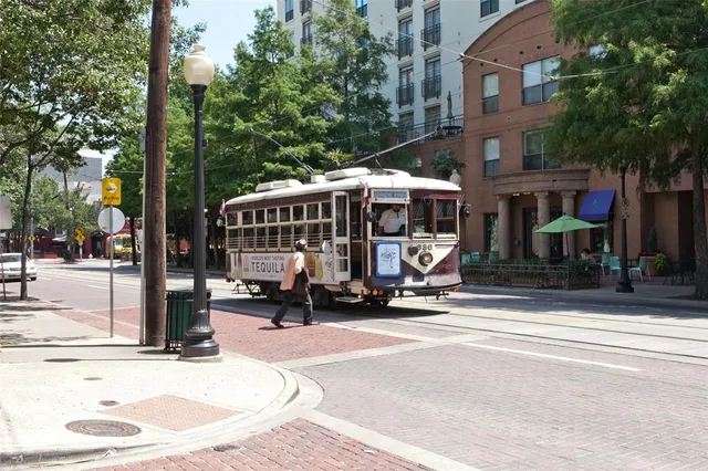 $1,500 | 3100 Cole Avenue, Unit 120, Dallas, TX 75204