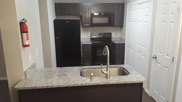 $1,150 | 2004 Pecan Street, Unit C, Commerce, TX 75428