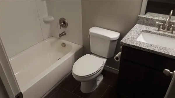 $1,150 | 2004 Pecan Street, Unit C, Commerce, TX 75428