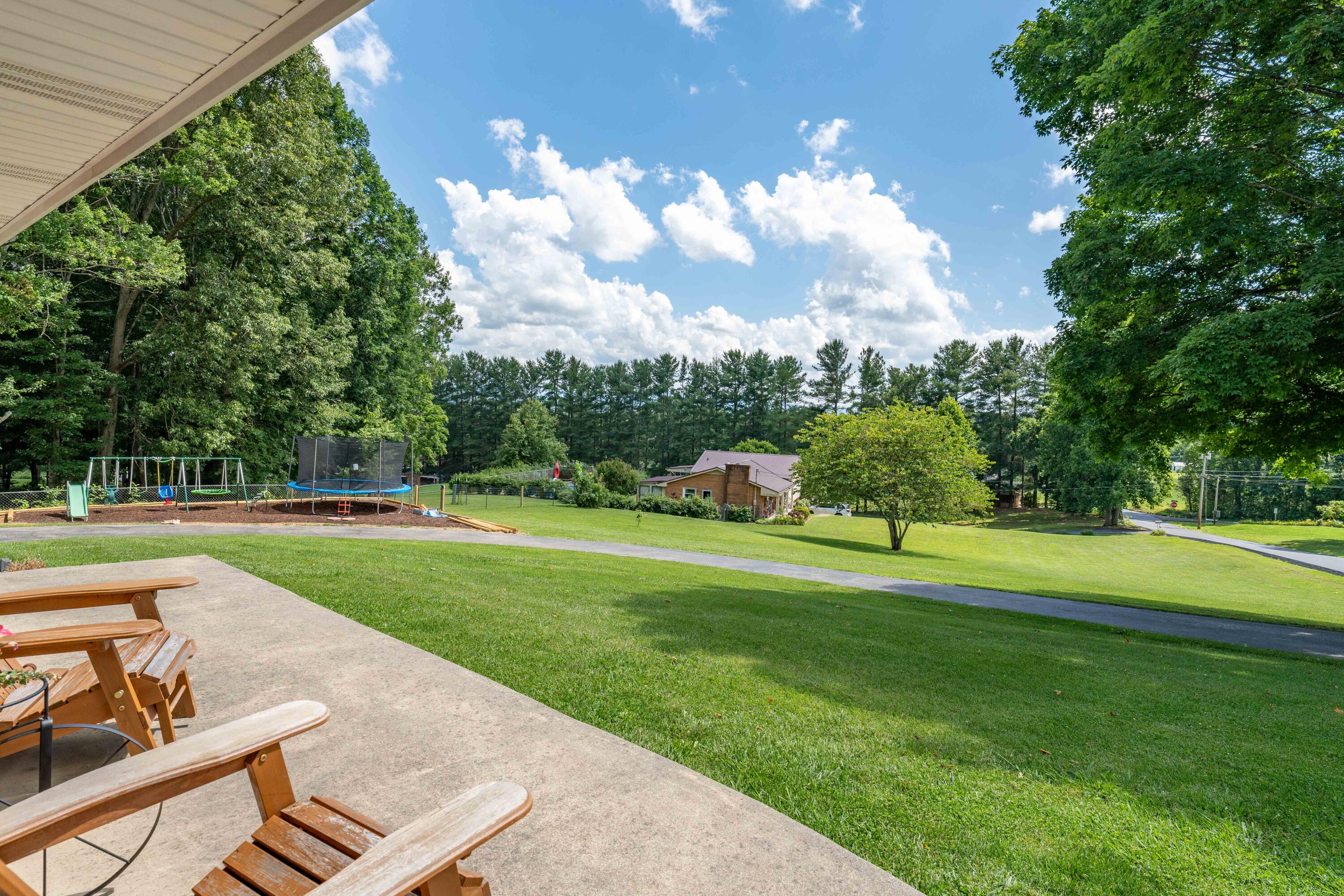 324 Hicks Road Piney Flats, TN 37686 - Photo 10 of 49 324 Hicks Road (11 of 62)