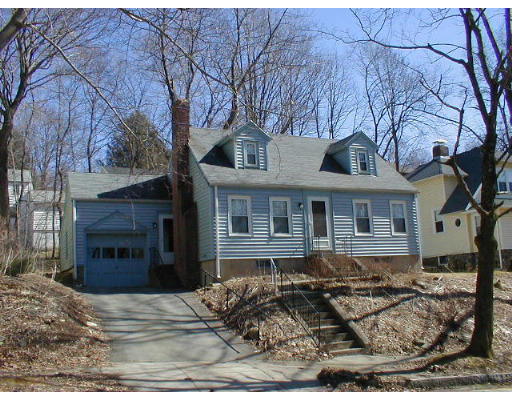 7 Westview Road Worcester, MA 01602 - Photo 1 of 1 a front view of a house with yard