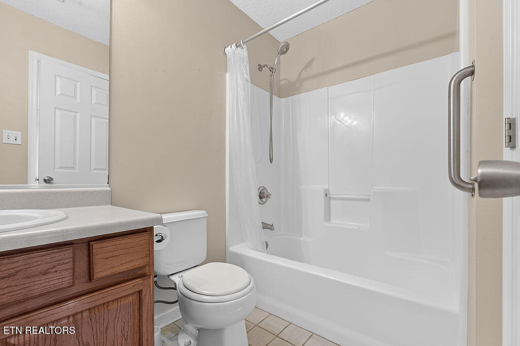 8033 Stablegate Way Powell, TN 37849 - Photo 7 of 24 LB1A7511