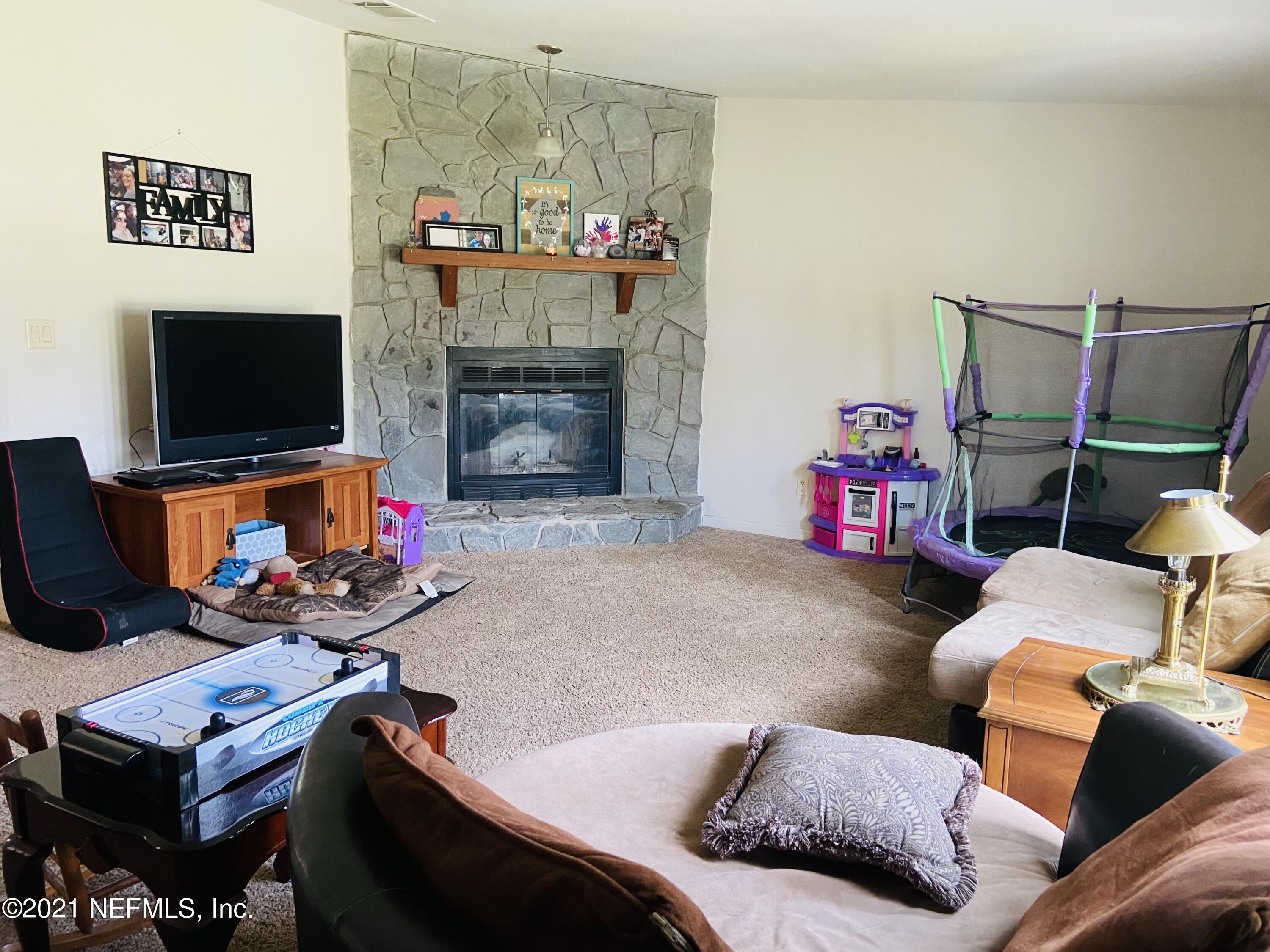 12651 Lanier Road Jacksonville, FL 32226 - Photo 5 of 27 5901FBA1-2276-4647-85E0-42FE9E95C46D