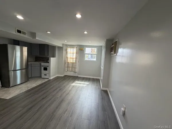 $1,975 | 179-11 Eveleth Road | St. Albans