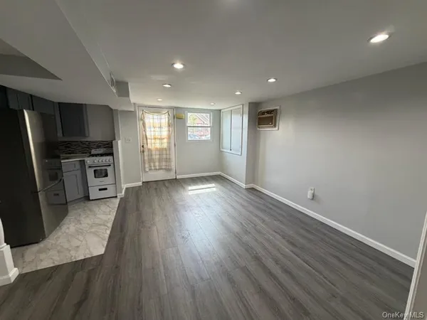 $1,975 | 179-11 Eveleth Road | St. Albans