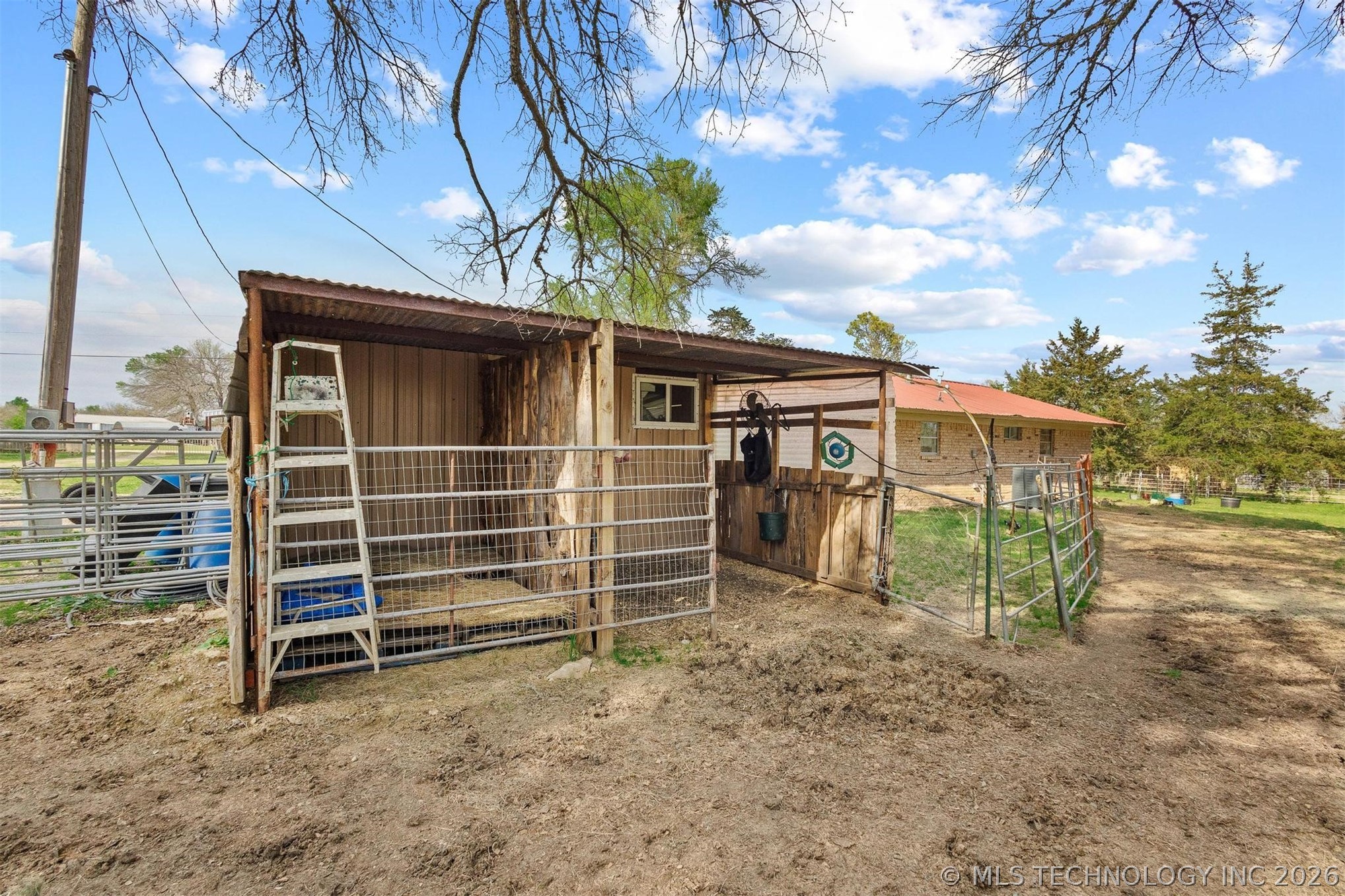 2628 East 2064 Road Hugo, OK 74743 - Photo 30 of 40 2-stall stable or convert to chicken coop or dog house