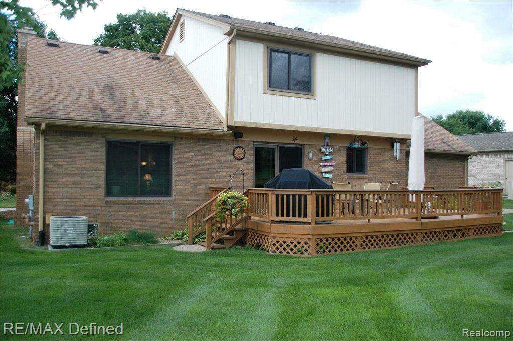 2297 Norton Road Rochester, MI 48307 - Photo 21 of 21 rear ext.JPG