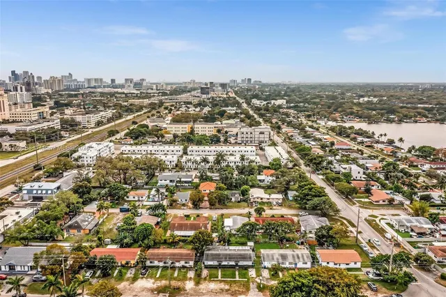 $699,000 | 2631 Northeast 214th Street, Miami, FL 33180