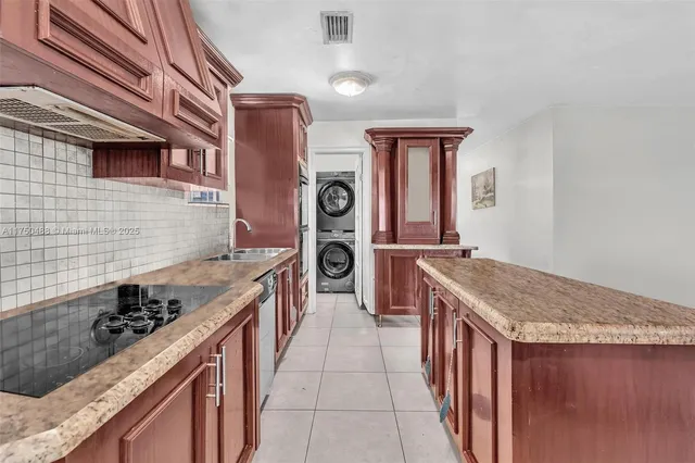 $699,000 | 2631 Northeast 214th Street, Miami, FL 33180