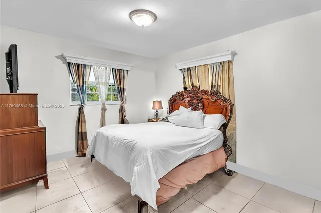 $699,000 | 2631 Northeast 214th Street, Miami, FL 33180