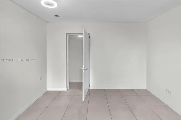 $689,000 | 2631 Northeast 214th Street, Miami, FL 33180