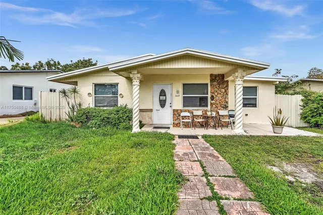 $699,000 | 2631 Northeast 214th Street, Miami, FL 33180