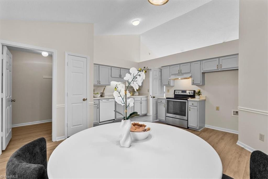 4426 Deacon Court High Point, NC 27265 - Photo 11 of 46 Breakfast Nook