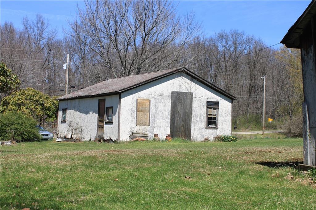 222 Dinnerbell Road Butler, PA 16002 - Photo 11 of 13