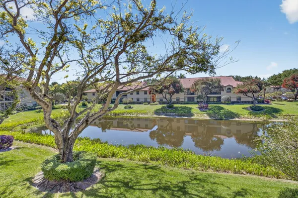 $270,000 | 5155 Europa Drive, Unit M, Boynton Beach, FL 33437