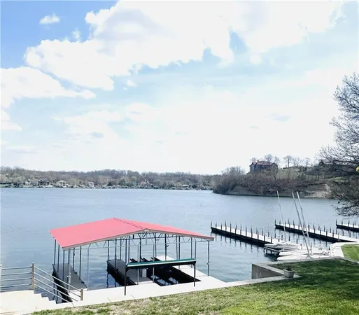 $2,500,000 | 70 M Street, Lake Lotawana, MO 64086