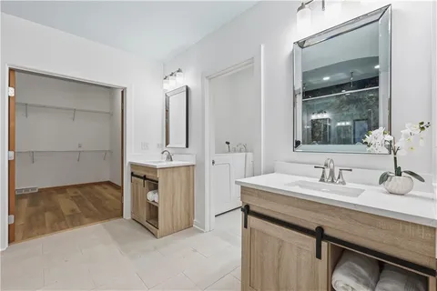 $2,500,000 | 70 M Street, Lake Lotawana, MO 64086