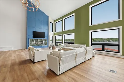 $2,500,000 | 70 M Street, Lake Lotawana, MO 64086