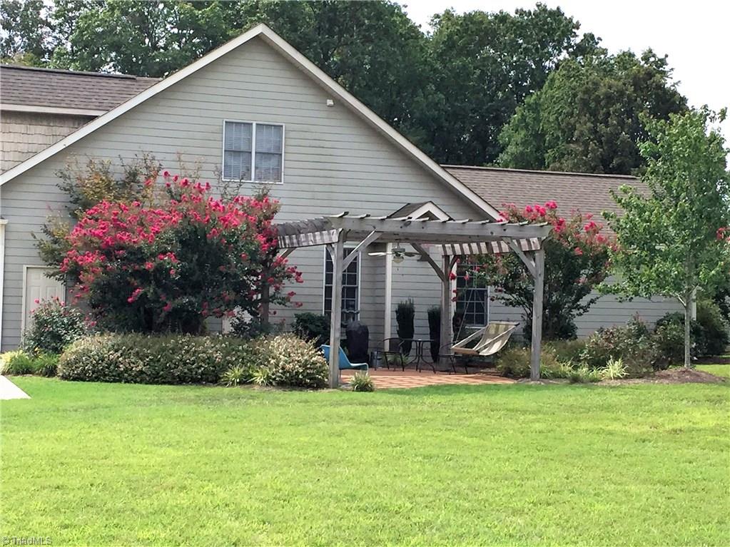 4601 Kendale Road High Point, NC 27265 - Photo 1 of 29