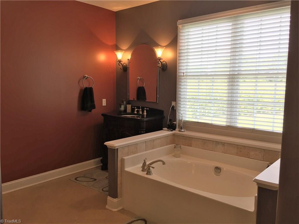 4601 Kendale Road High Point, NC 27265 - Photo 18 of 29