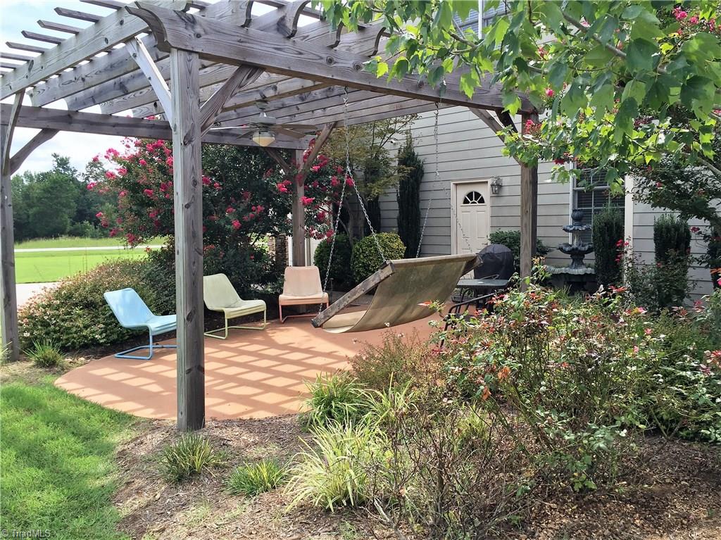 4601 Kendale Road High Point, NC 27265 - Photo 3 of 29
