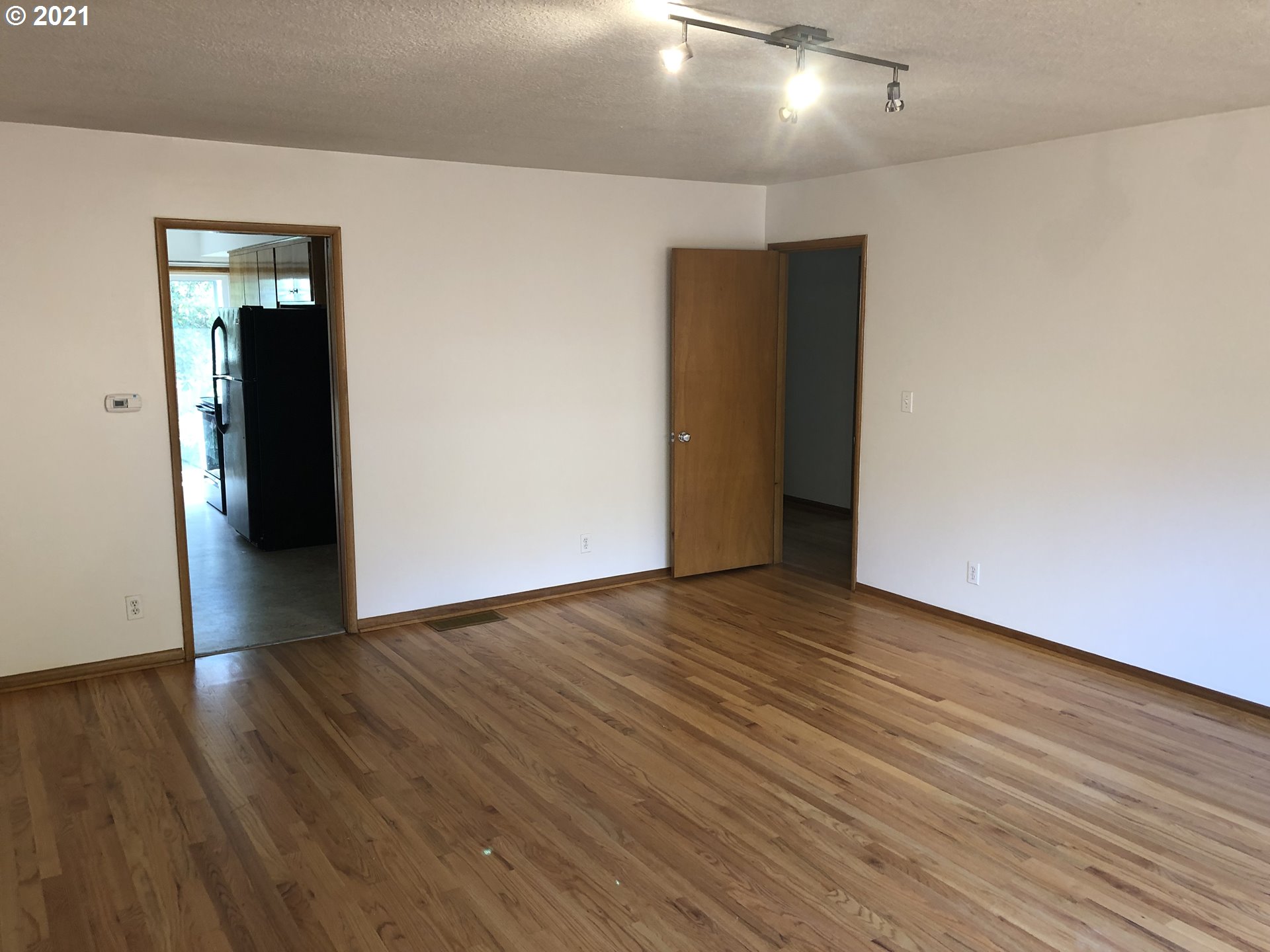 1241 Southwest Cheltenham Street Portland, OR 97239 - Photo 4 of 18 Gallery Image 4