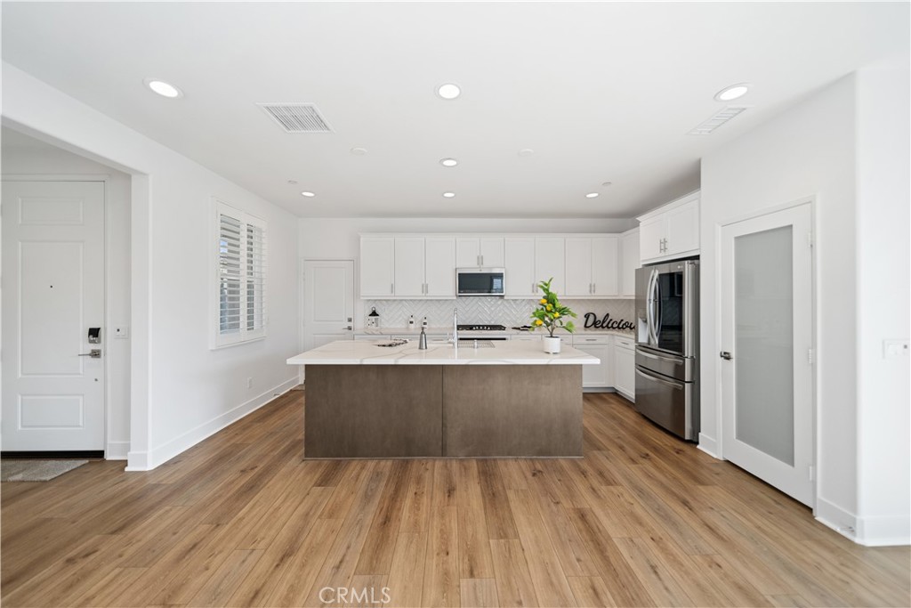 45325 Via Vela Temecula, CA 92592 - Photo 4 of 60