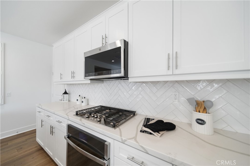 45325 Via Vela Temecula, CA 92592 - Photo 10 of 60