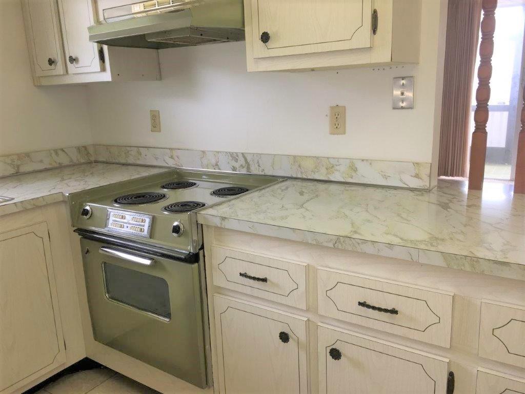 1271 Northwest 13th Street, Unit 355E Boca Raton, FL 33486 - Photo 8 of 22 Kitchen (4)