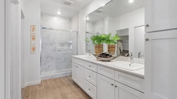 $2,600 | 7066 West Cheshire Avenue, Fresno, CA 93723