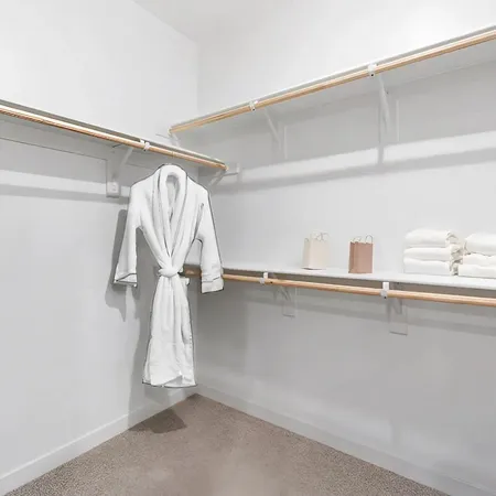 $2,600 | 7066 West Cheshire Avenue, Fresno, CA 93723