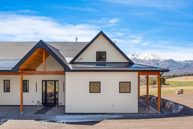 a house view with a outdoor space