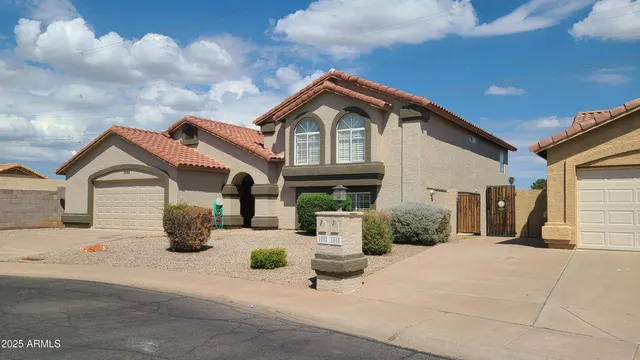 a view of house and outdoor space