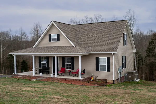 $340,000 | 828 Kirbytown Road, Lafayette, TN 37083
