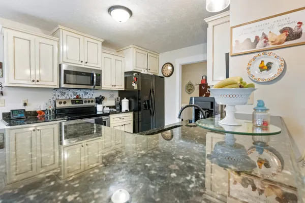 $340,000 | 828 Kirbytown Road, Lafayette, TN 37083