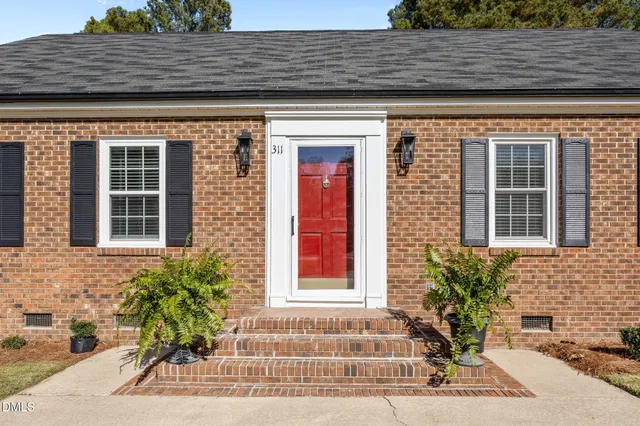 $297,900 | 311 Marlowe Drive, Dunn, NC 28334