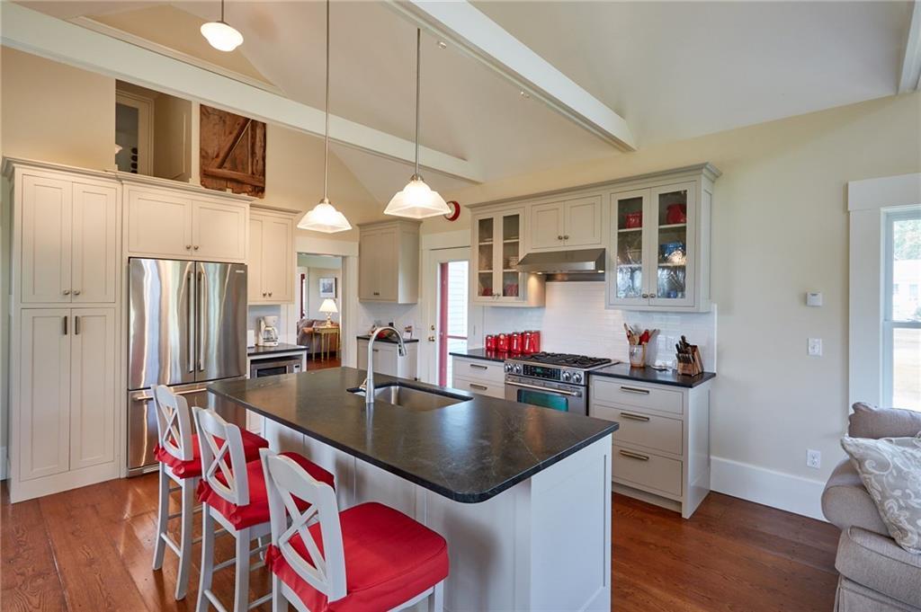 546 Harrington Road Bristol, ME 04539 - Photo 9 of 31 Beautifully appointed with Jenn-Air...